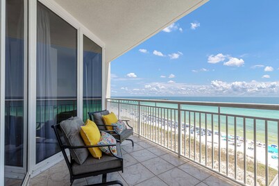 Pearl 704 Sugar White Sand and Emerald Waters. Spectacular view