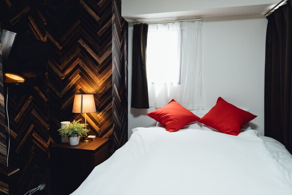 Standard-Doppelzimmer, 1 Doppelbett und Schlafsofa | Schreibtisch, laptopgeeigneter Arbeitsplatz, kostenloses WLAN