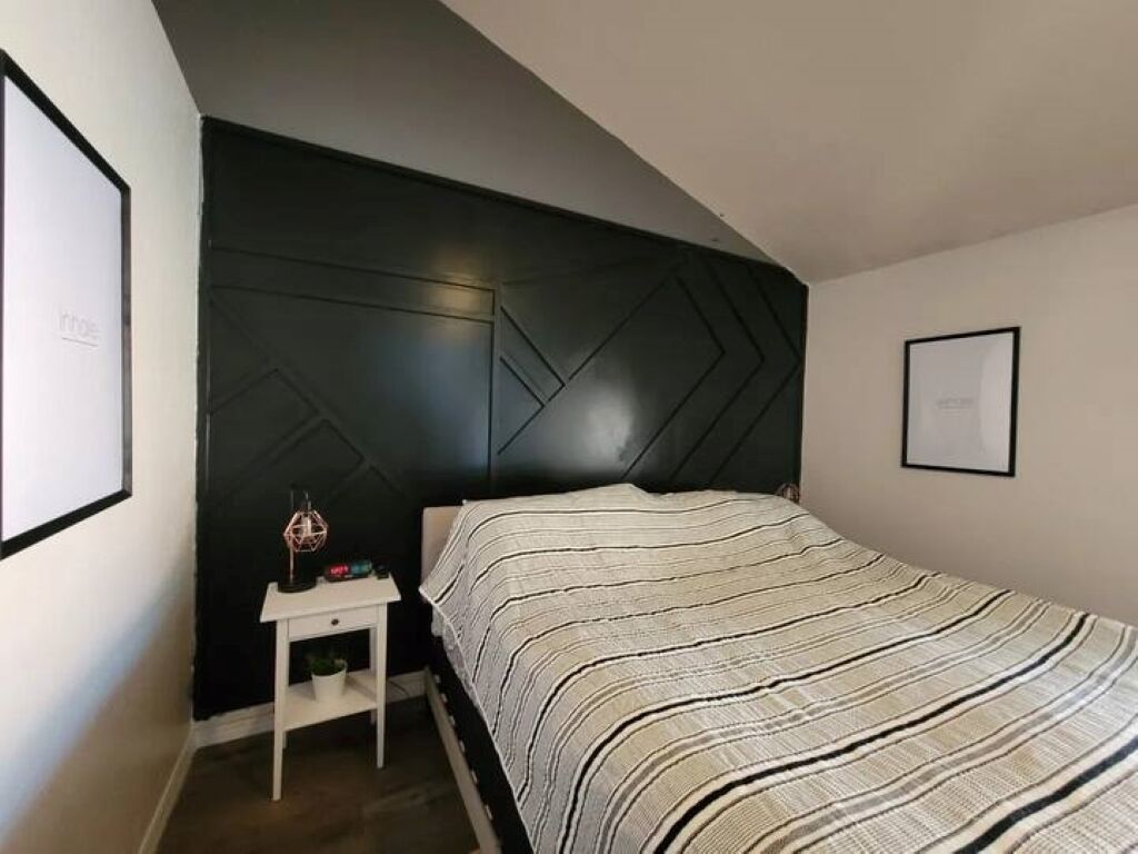 2 bedrooms, desk, iron/ironing board, travel crib