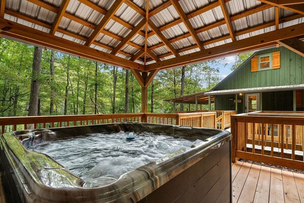 Outdoor spa tub