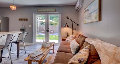 Private & Charming Cottage 2 bedrooms in Miami Beach
