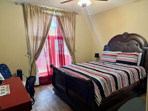 3 bedrooms, desk, iron/ironing board, free WiFi