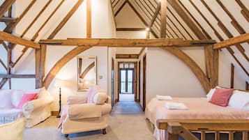 7 bedrooms, iron/ironing board, WiFi, bed sheets