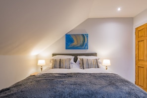 10 habitaciones, tabla de planchar con plancha, wifi y ropa de cama 