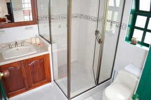 Hair dryer, towels, toilet paper - Casa La Carolina, a place to spend a family vacation (Villa de Leyva)