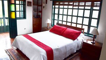 7 bedrooms, iron/ironing board, WiFi, bed sheets