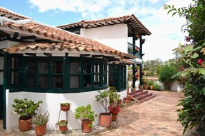 Exterior - Casa La Carolina, a place to spend a family vacation (Villa de Leyva)