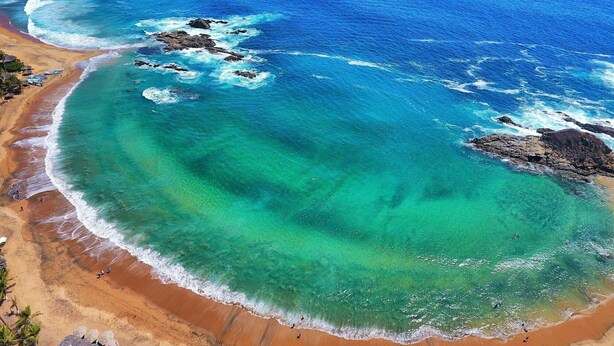 A coastal beach with clear turquoise waters, rocky outcrops, and a sandy shore. - ☺ PUNTAGAVIOTA ☺ HUATULCO ☺ ARROCITO BEACH ☺ (Santa Cruz Huatulco)