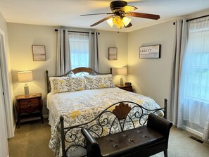 5 bedrooms, desk, iron/ironing board, travel cot