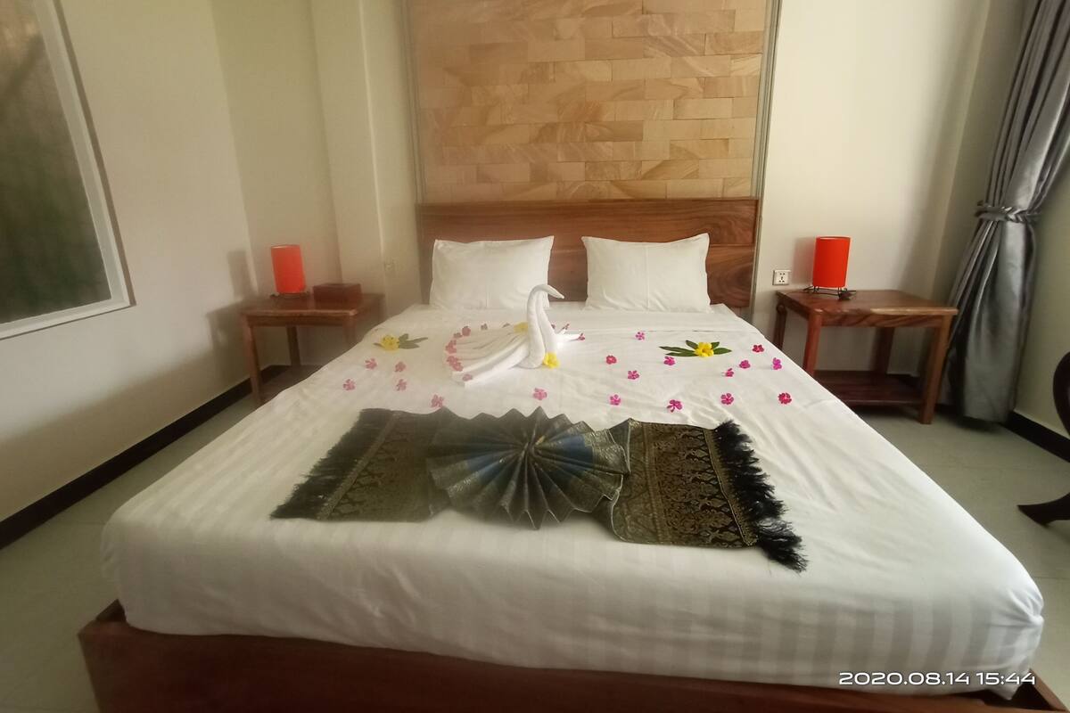 Ropa de cama de alta calidad, wifi gratis y ropa de cama