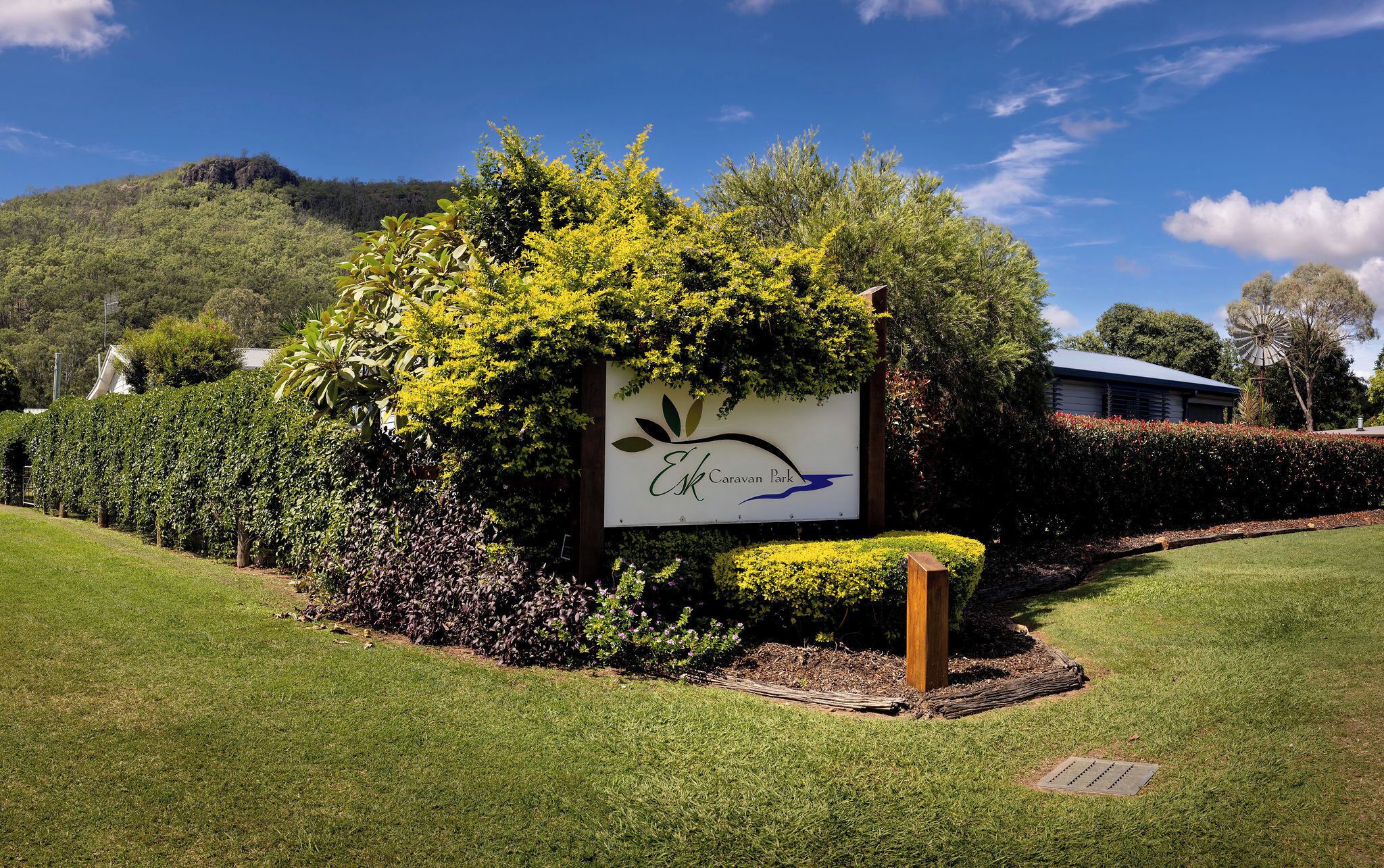 Pintu masuk properti