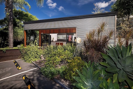 Reception. Esk Caravan Park & Motel