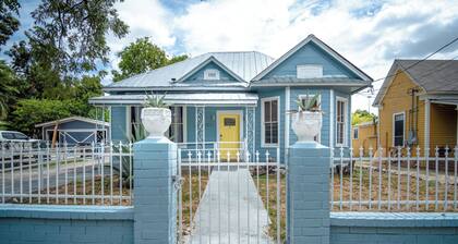 Stunning 2br/1ba Historic Pad Few Steps Downtown