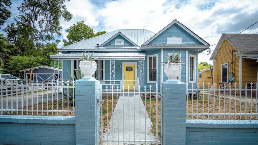 Stunning 2br/1ba Historic Pad Few Steps Downtown