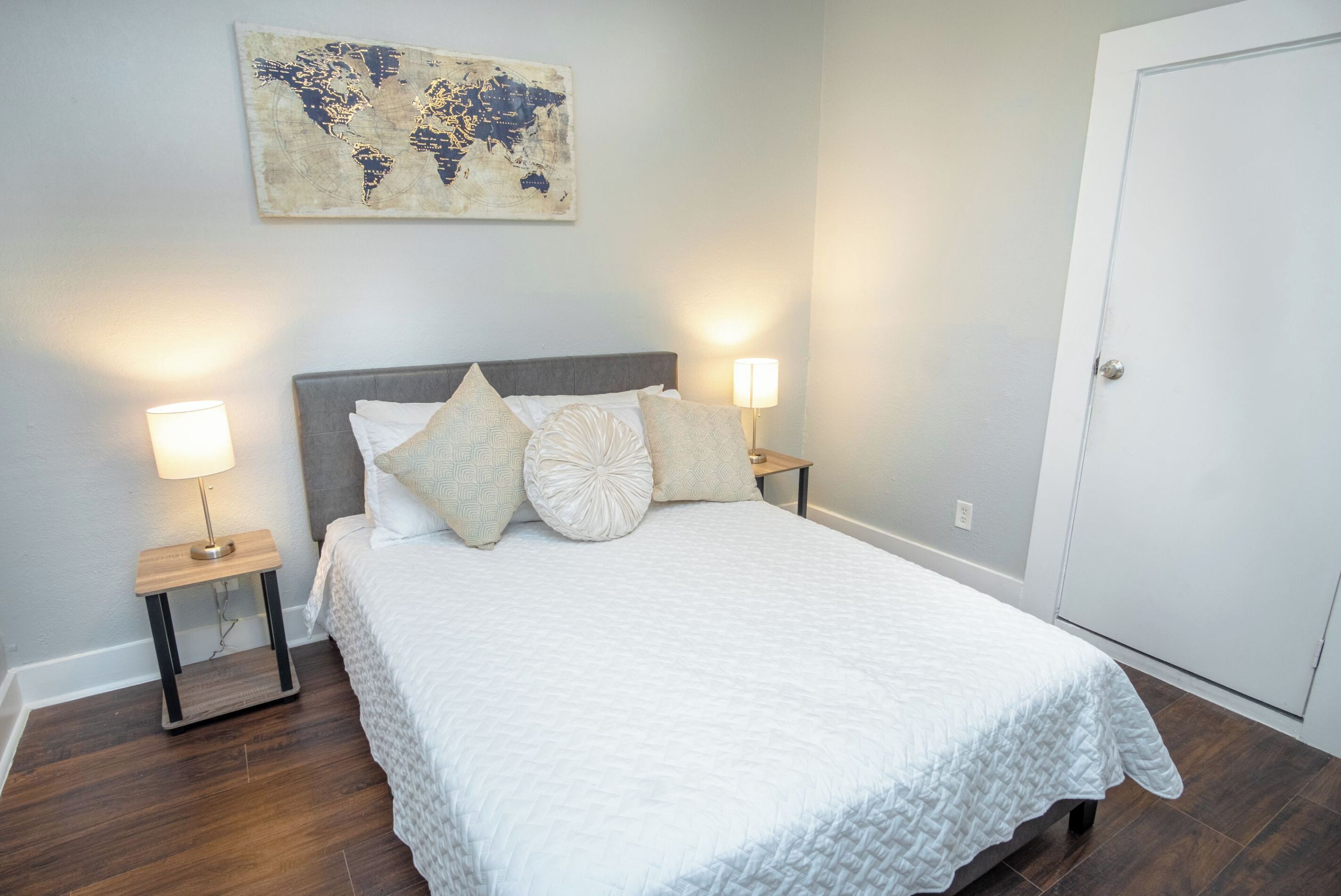 Apartment (1 Bedroom) | 1 Schlafzimmer, laptopgeeigneter Arbeitsplatz, Bügeleisen/Bügelbrett