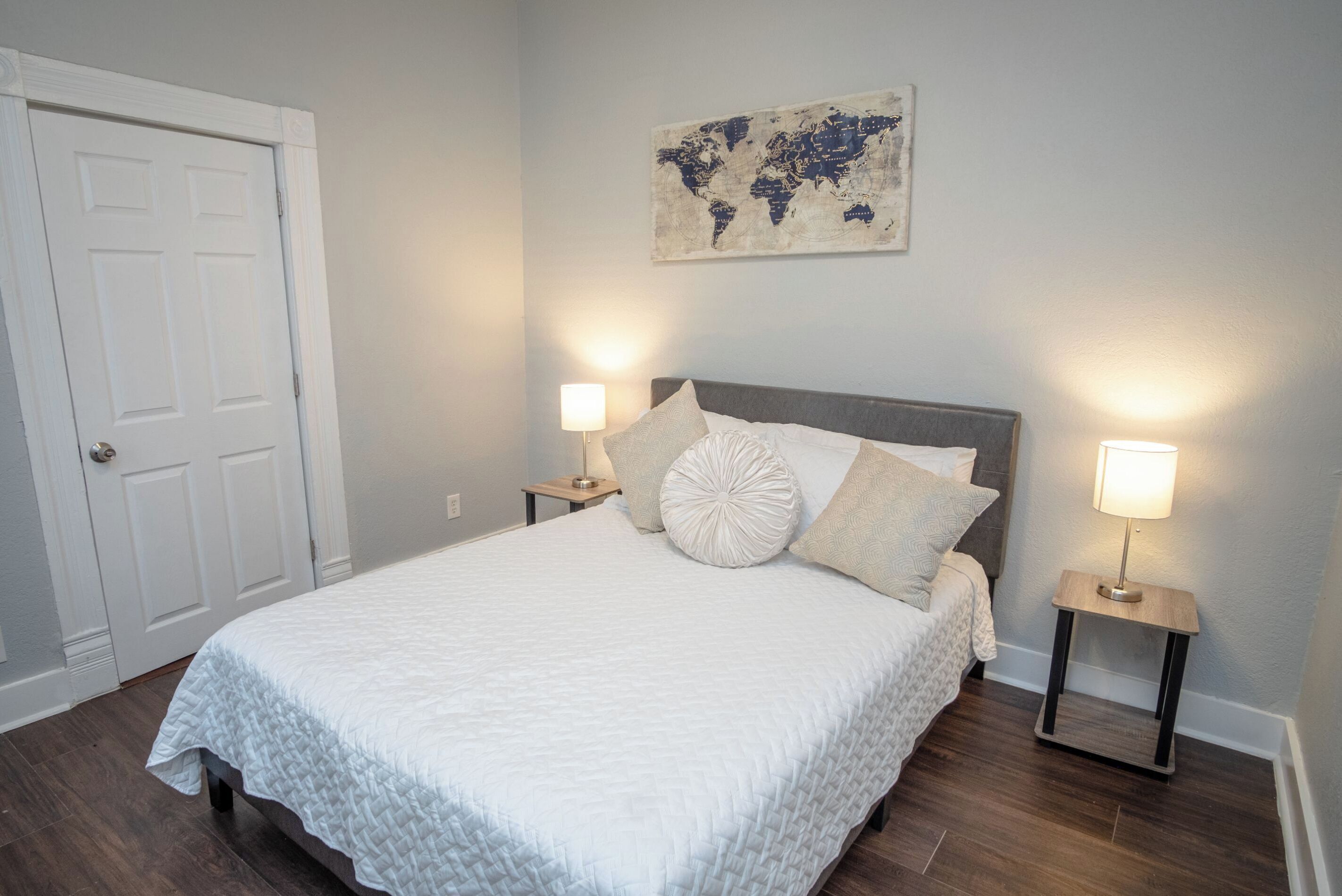 Apartment (1 Bedroom) | 1 bedroom, laptop workspace, iron/ironing board, bed sheets