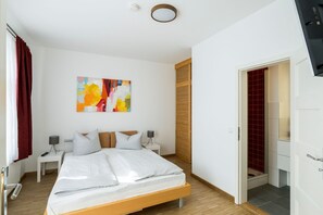 4 bedrooms, travel cot, WiFi, bed sheets