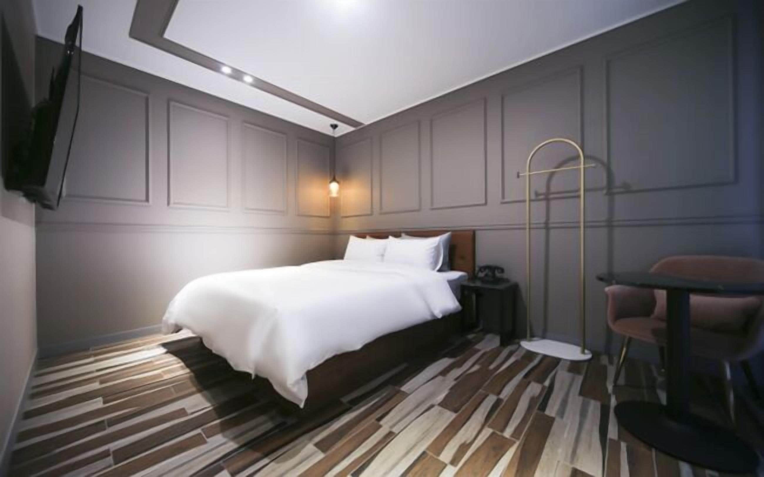 Standard Room | Blackout drapes, free WiFi