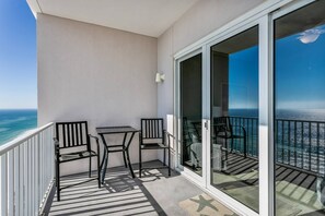 Unclassified image, 3 of 50, button - Free Golf! Penthouse Floor, Gulf Front, Large Balcony-Spectacular Gulf Views! (Pensacola)