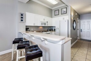 Unclassified image, 2 of 50, button