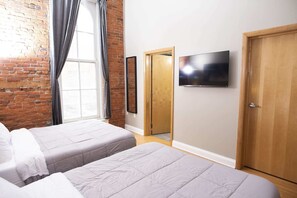 5 bedrooms, iron/ironing board, WiFi