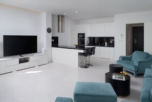 Apartamento superluxo, 3 quartos, vista para o mar (N3) | Roupas de cama premium, cofres nos quartos, cortinas blackout