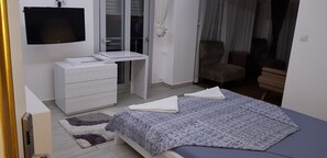 In-room safe, laptop workspace, soundproofing, free WiFi - Parlement Otel (Izmir)