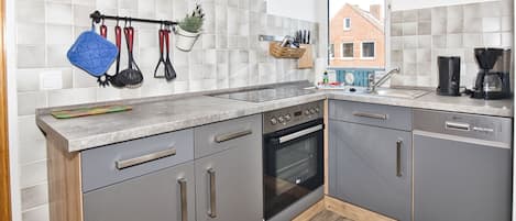 Køleskab, mikrobølgeovn, ovn, opvaskemaskine