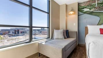 Premium bedding, in-room safe, individually decorated