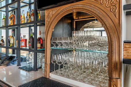 Cambria Hotel Washington D.C. Navy Yard Riverfront - Image 14