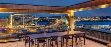 2 restaurants servant le petit déjeuner