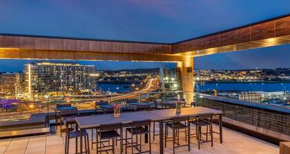 Cambria Hotel Washington D.C. Navy Yard Riverfront