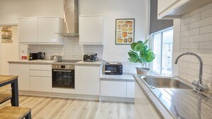 Apartment | Private kitchen - Apartment A Cornerhouse Apartments (Saltburn-by-the-Sea)