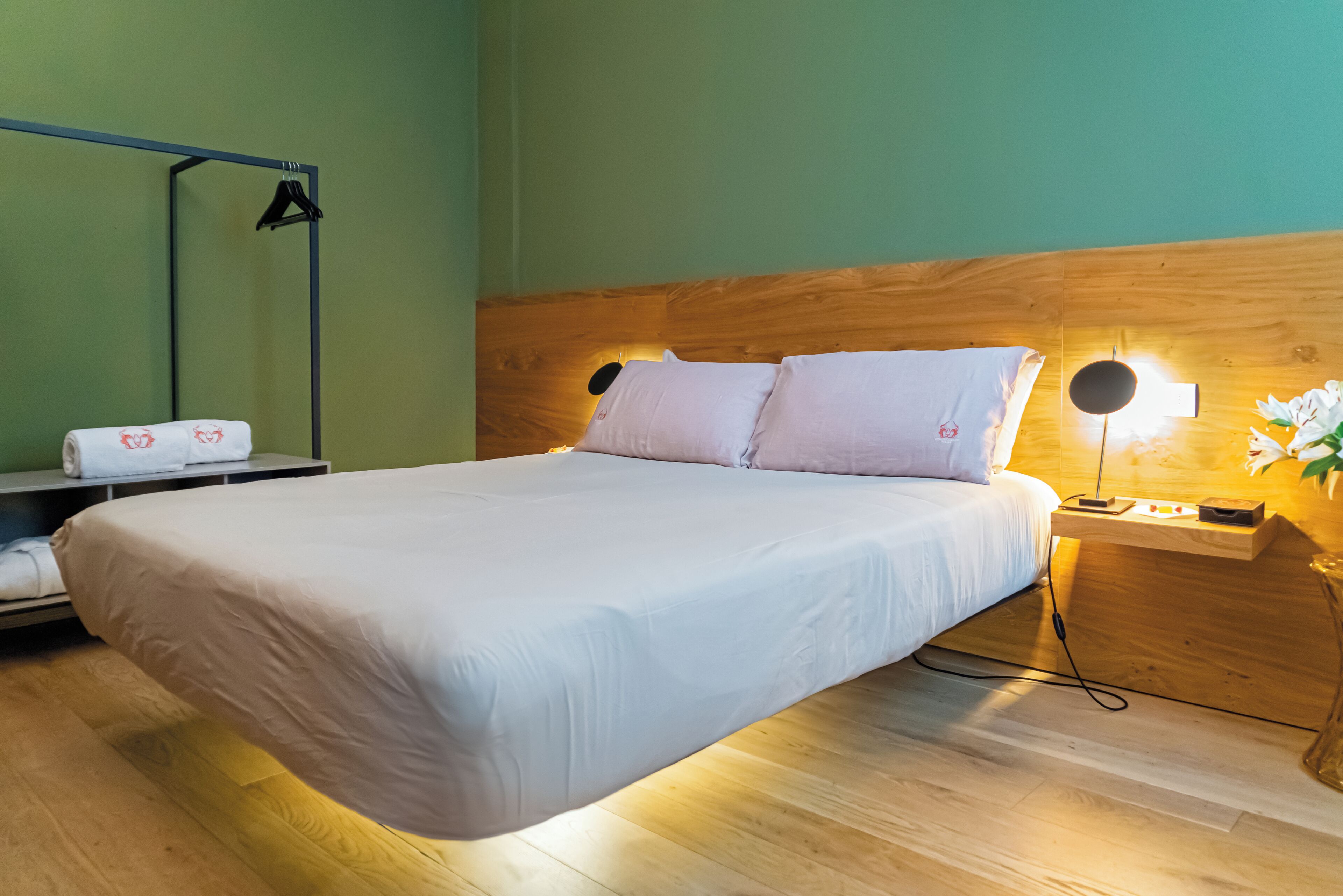 Deluxe Apartment, 1 King Bed, City View (Cancian) | Premium bedding, down comforters, Select Comfort beds, minibar