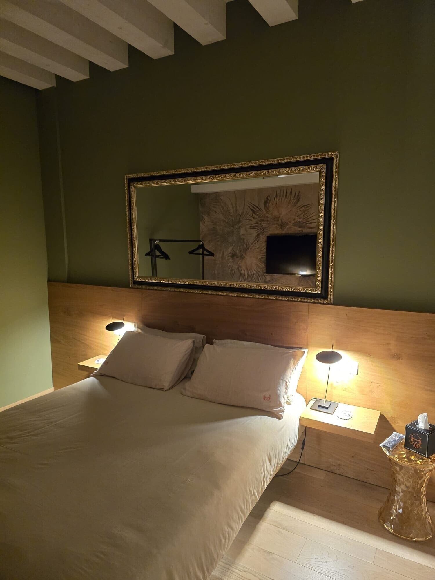 Deluxe Apartment, 1 King Bed, City View (Cancian) | Premium bedding, down comforters, Select Comfort beds, minibar