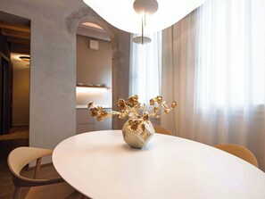Căn hộ Exclusive (Bomben) | Bếp riêng | Tủ lạnh, ấm điện 