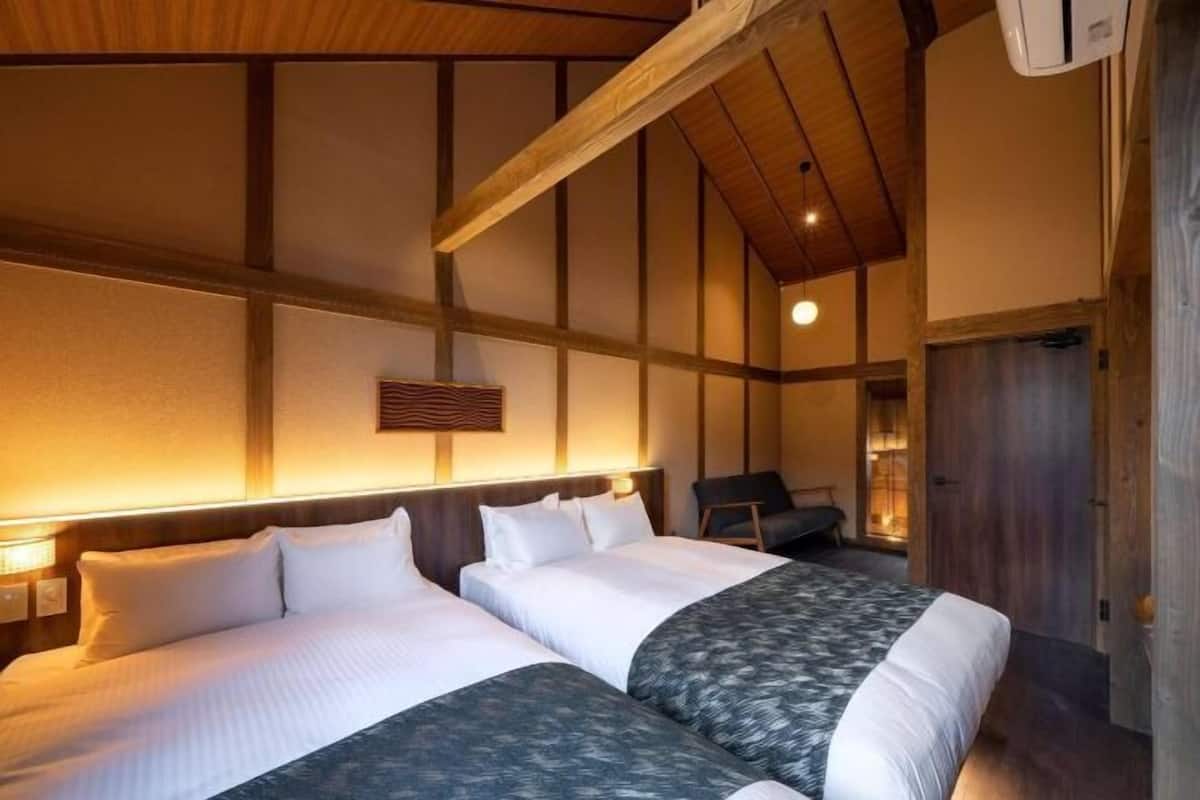 2 slaapkamers, een kluis op de kamer, individueel gedecoreerd