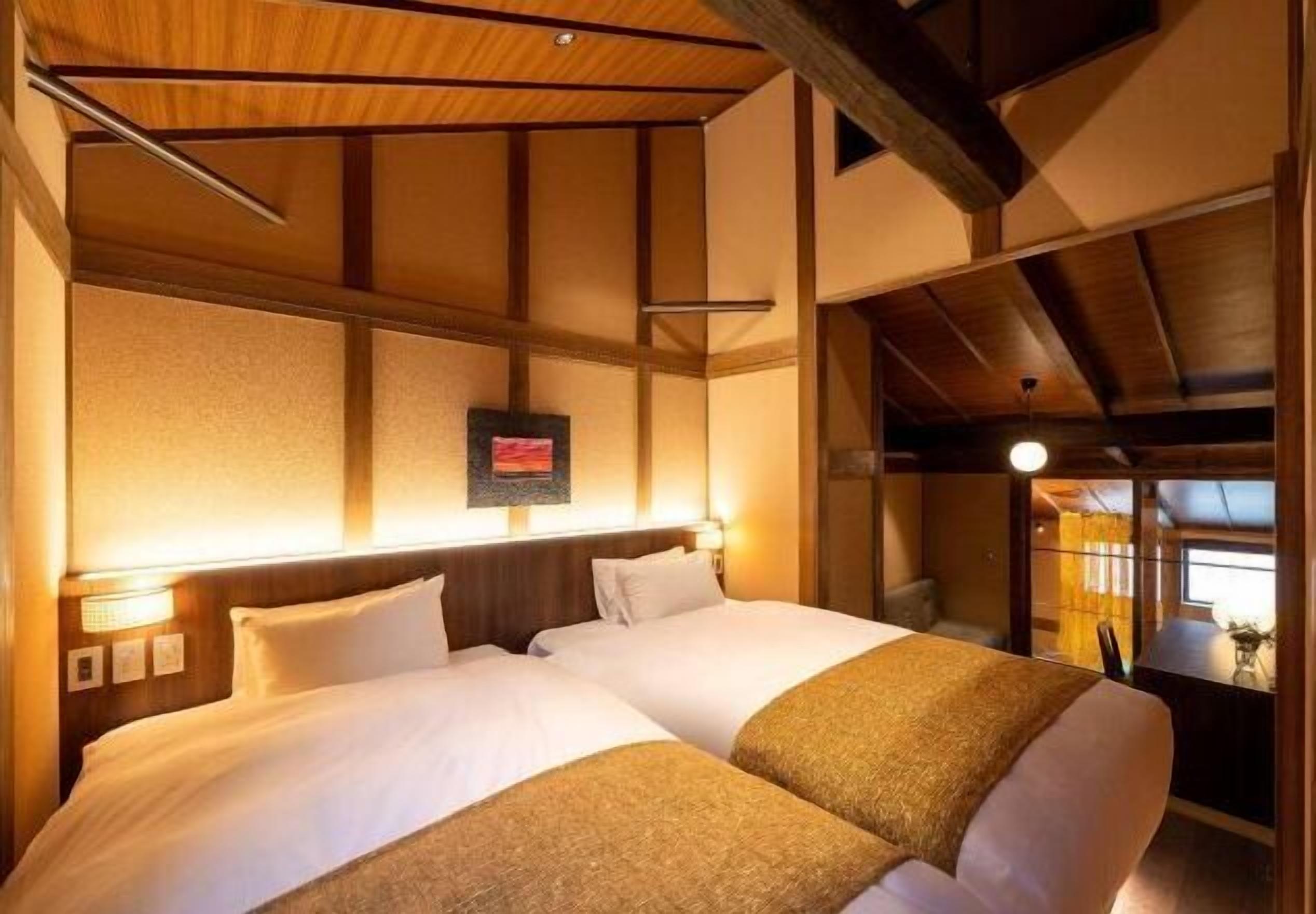 2 bedrooms, in-room safe, individually decorated, individually furnished