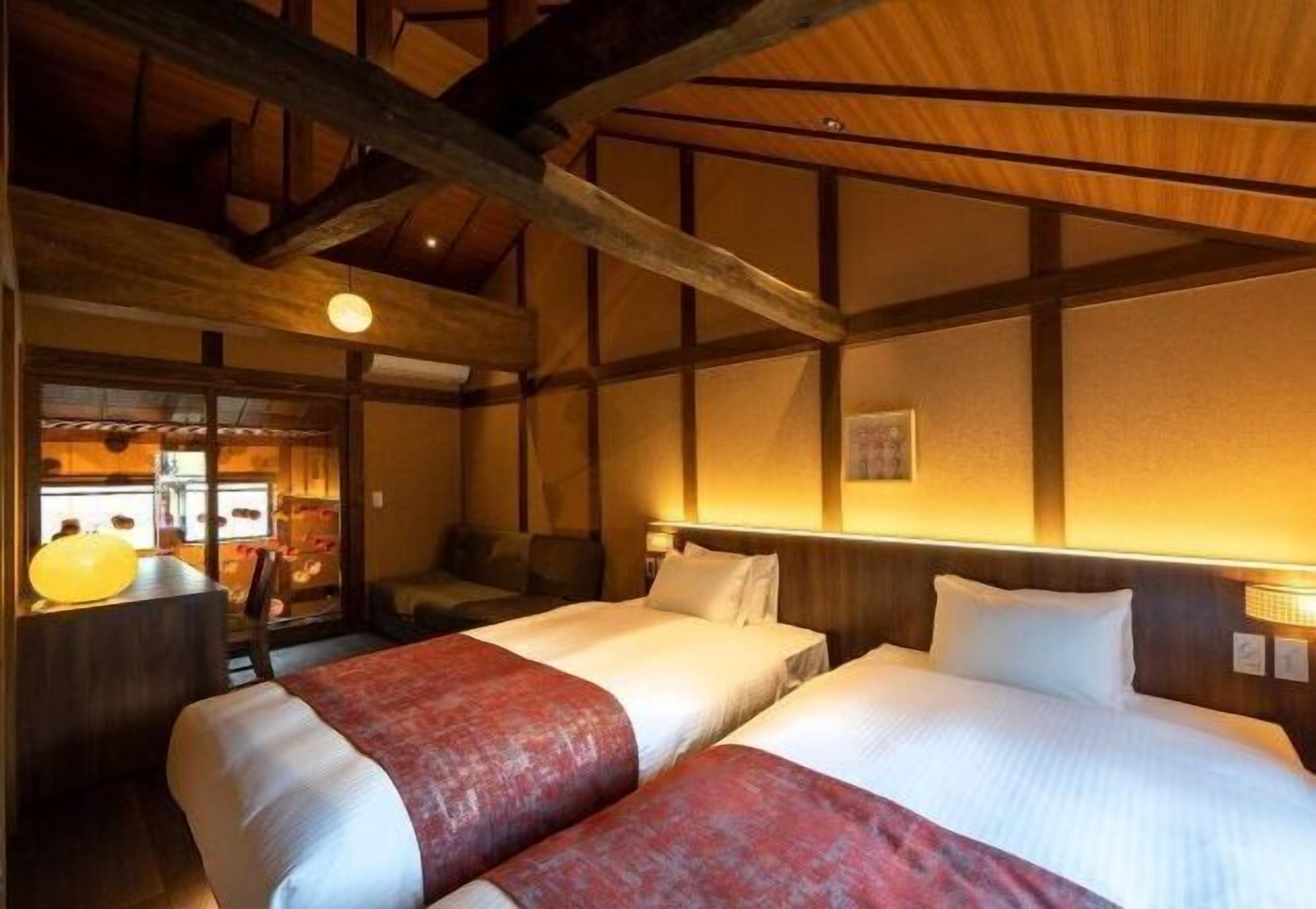 2 bedrooms, in-room safe, individually decorated, individually furnished