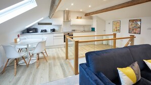 Apartment | Dining room - Apartment C Cornerhouse Apartments (Saltburn-by-the-Sea)