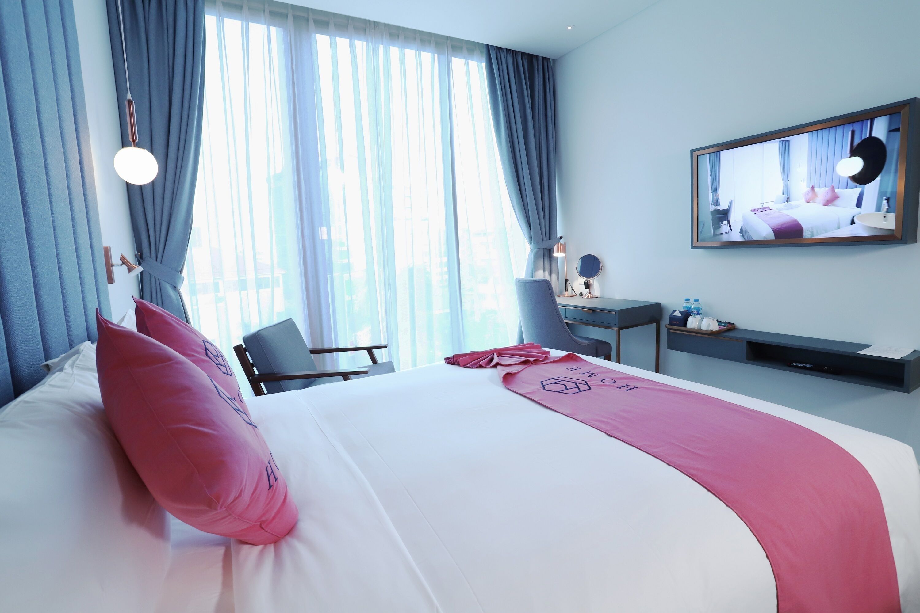 Photo - HOME Hotel