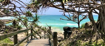 CABARITA BEACH - XL 2BED 3POOLS+SPA-BEACH LOCATION