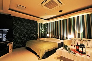 Escritorio, insonorización, wifi gratis y ropa de cama 