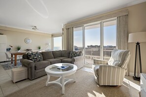 TV - Gateway Grand 403, Decorator furnished side view unit in a luxury oceanfront building (Ocean City)