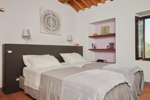 2 chambres, bureau, Wi-Fi gratuit, draps fournis