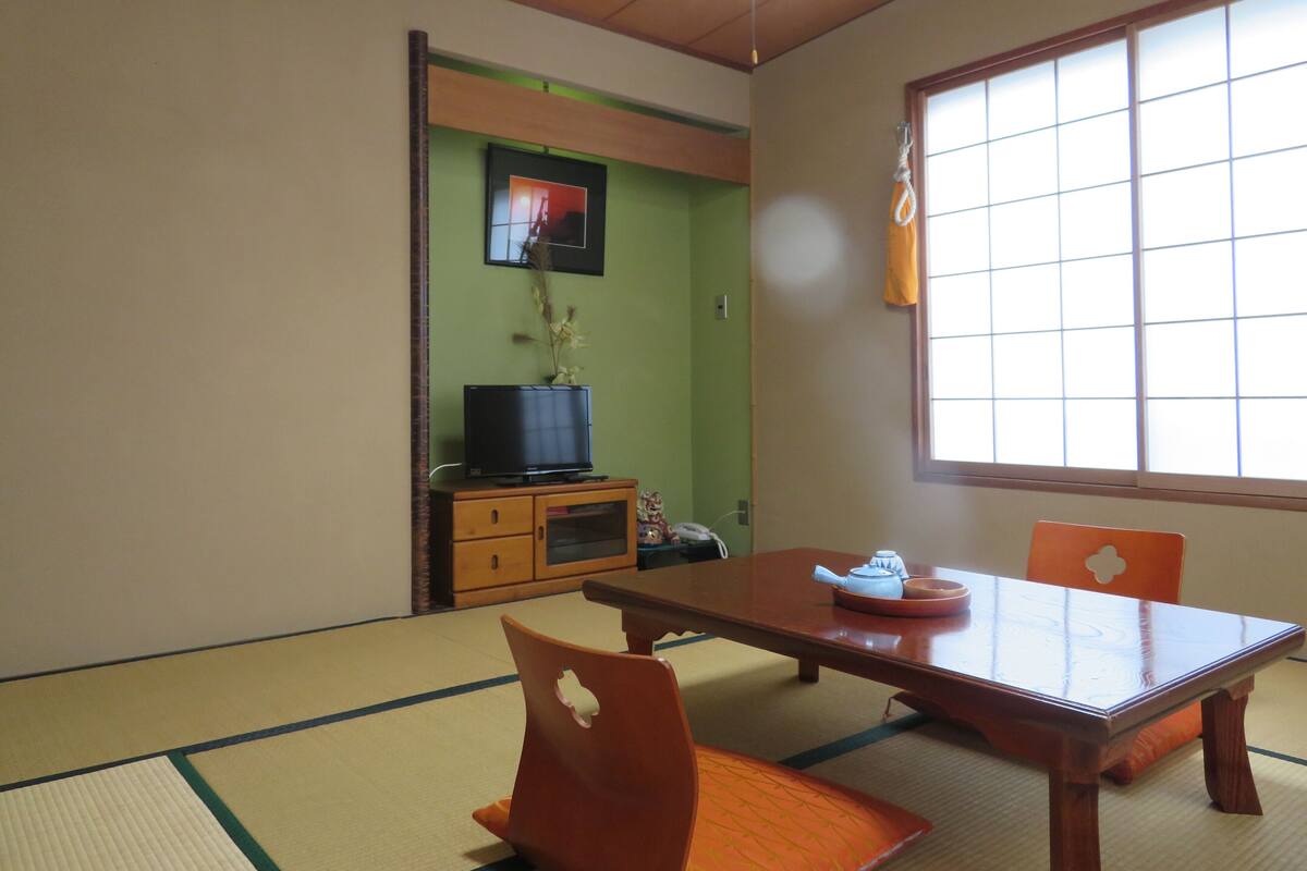Habitación Deluxe con 2 camas individuales, para no fumadores | Minibar, escritorio y wifi gratis
