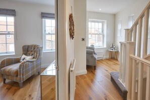 Hallway - Hoggarth House (Whitby)
