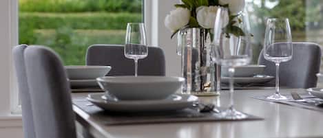 Classic House, 3 Bedrooms, Non Smoking | Private kitchen | Fridge, microwave, oven, stovetop