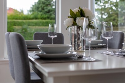 Seafield House - Donnini Apartments