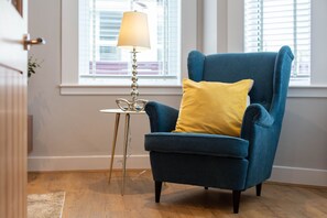 Casa clásica, 3 habitaciones, para no fumadores | Área de sala de estar | Televisión de pantalla plana